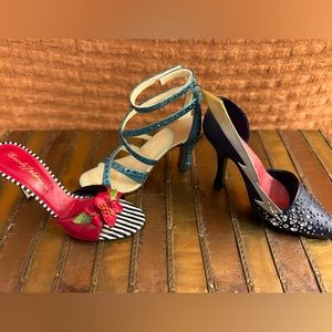 Just The Right Shoe by Raine. Miniature 4” shoe, no box and pre-owned.